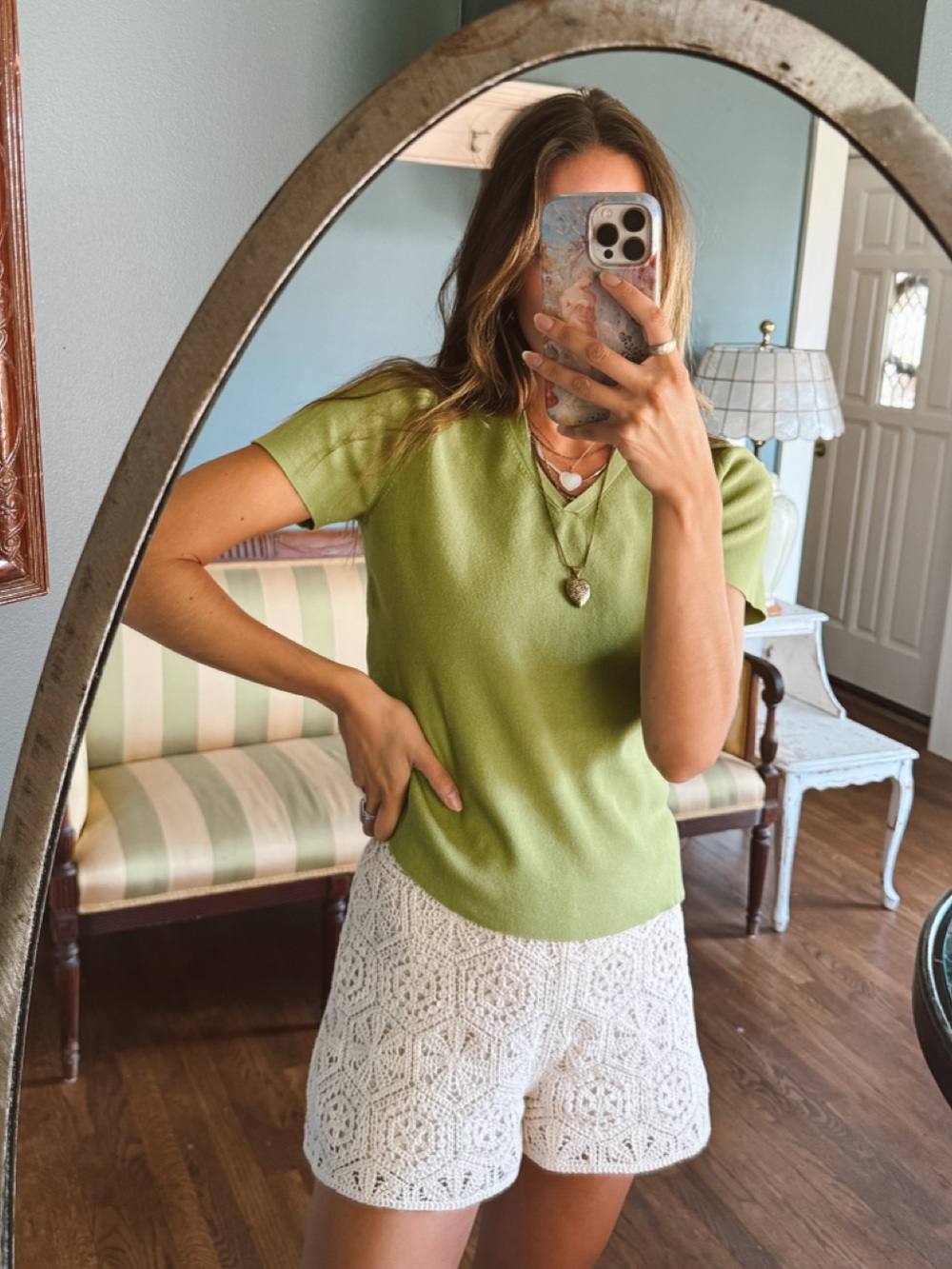Talbots Chartreuse green Short Sleeve V-Neck knit tee sz small